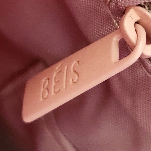 BEIS Weekender Bag in Atlas Pink NWT - Picture 8 of 9